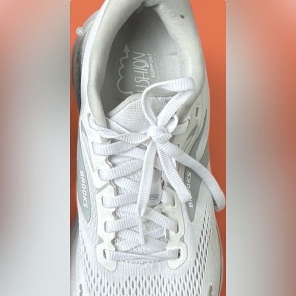 Brooks Adrenaline GTS 23 Women’s Running Shoes White Gray Size 9.5 Medium - Picture 16 of 17